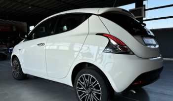 LANCIA YPSILON 1.0 HYBRID ECOCHIC 27.000KM NEOPATENTATI pieno