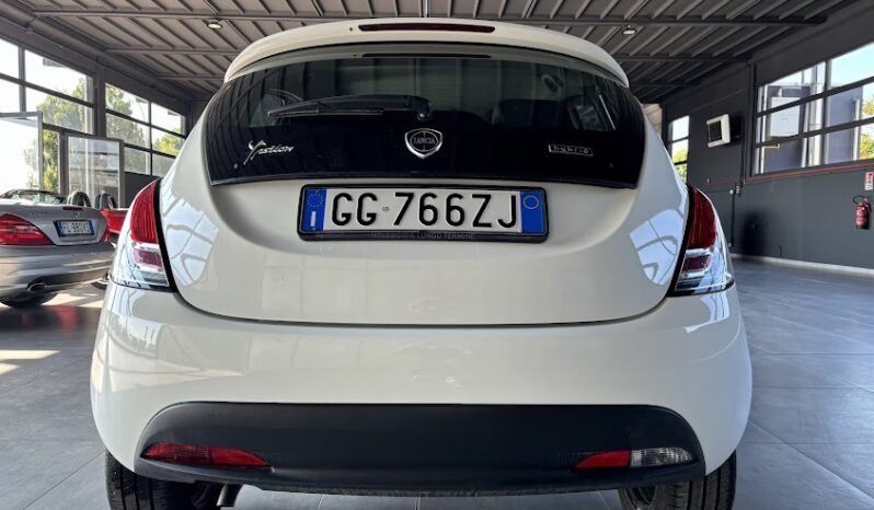 LANCIA YPSILON 1.0 HYBRID ECOCHIC 27.000KM NEOPATENTATI pieno