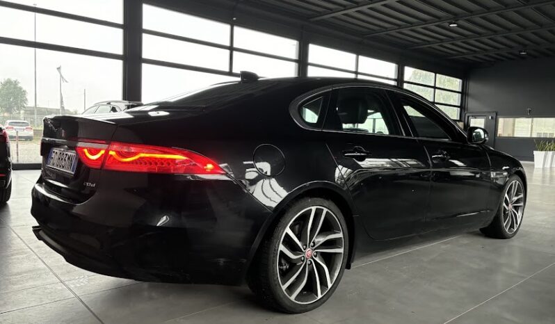 JAGUAR XF 2.0D 180CV AWD pieno