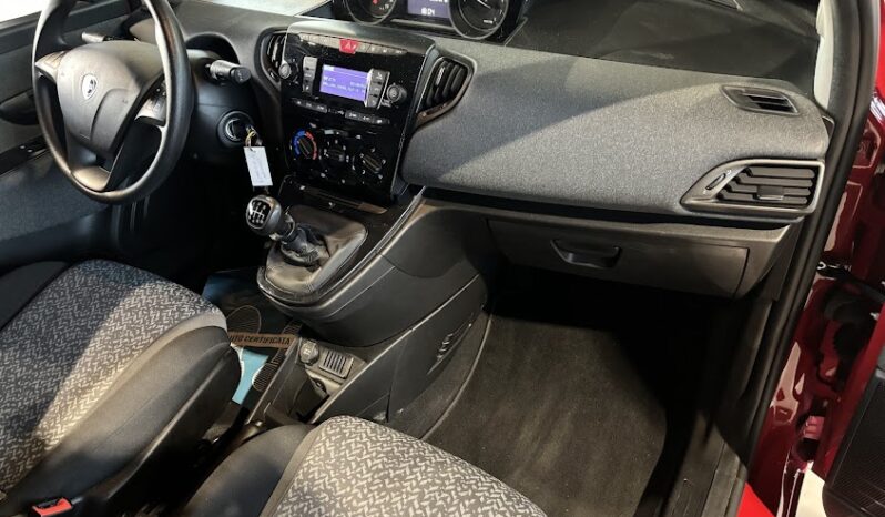 LANCIA YPSILON 1.0 HYBRID ECOCHIC NEOPATENTATI pieno