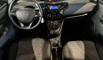 LANCIA YPSILON 1.0 HYBRID ECOCHIC NEOPATENTATI pieno