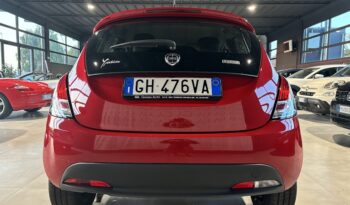 LANCIA YPSILON 1.0 HYBRID ECOCHIC NEOPATENTATI pieno