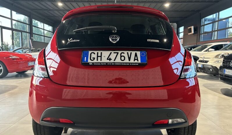 LANCIA YPSILON 1.0 HYBRID ECOCHIC NEOPATENTATI pieno