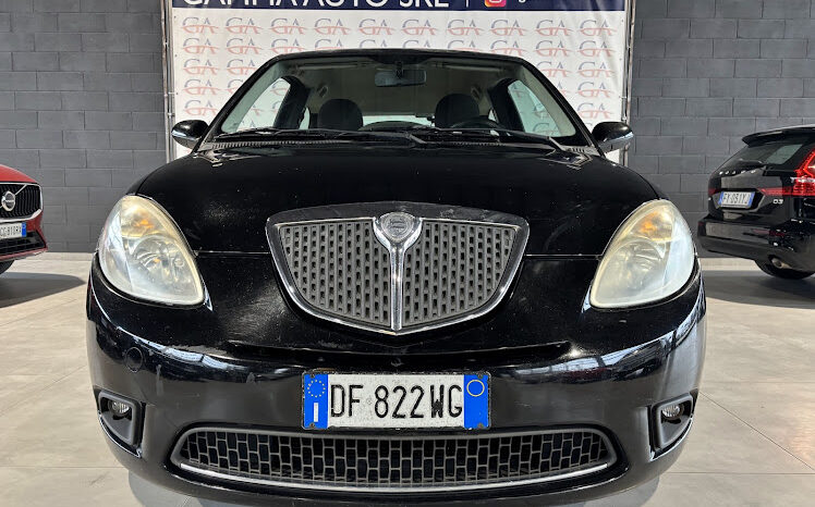 LANCIA YPSILON 1.2 8V NEOPATENTATI pieno